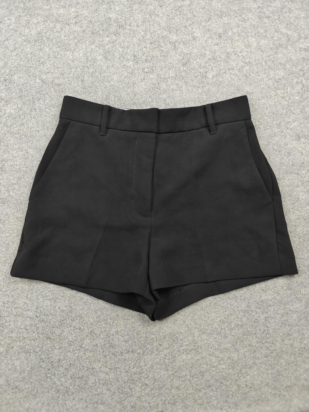 Wilfred Shorts Womens 2 Black Crepe Hot Pants 3 Inch Inseam Pockets Zip
